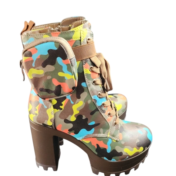 Camouflage High Heel Boots Sz 7 - Picture 1 of 5
